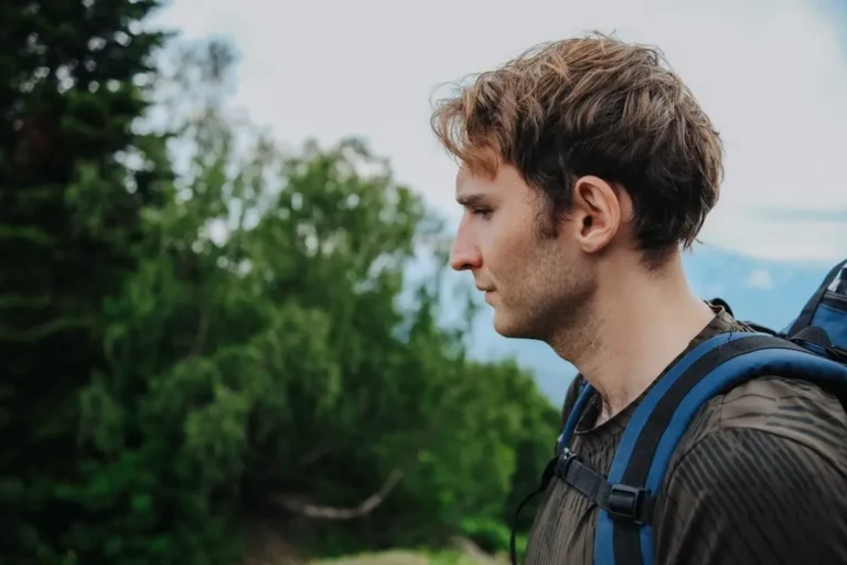Signs of Alcohol Addiction: Recognizing Alcohol Use Disorder & When to Seek Help