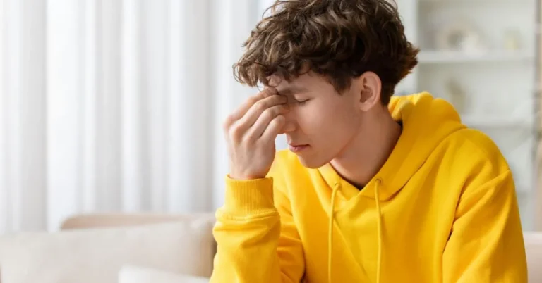 What Causes Anxiety in Teens: Common Risk Factors and Triggers