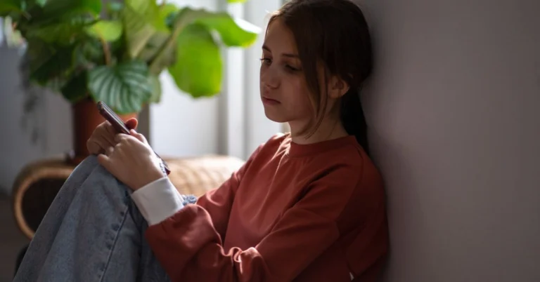 Signs of depression in teens that parents should recognize
